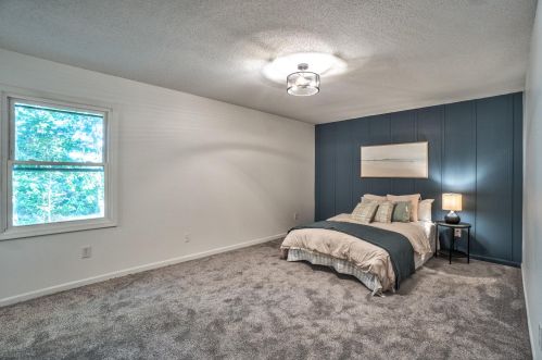 1202 Sprucebrook Dr, Kalamazoo MI 49048-5814 exterior