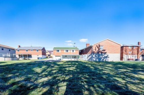 700 Southcrest Dr, Pittsburgh PA 15226-1238 exterior