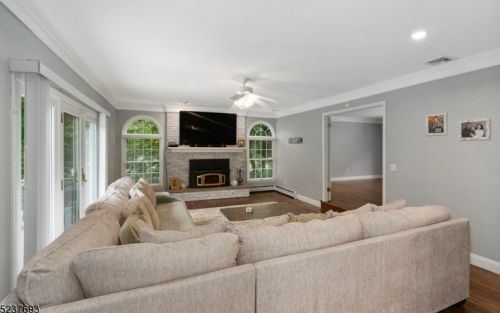 75 Hidden Glen Dr, Sparta NJ  07871-3843 exterior