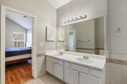 305 Emerald Grn Ct, Atlanta GA 30349-8423 exterior