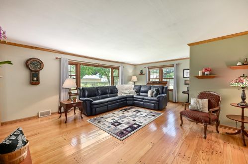 9715 Wisconsin Ave, Milwaukee, WI 53226-3531