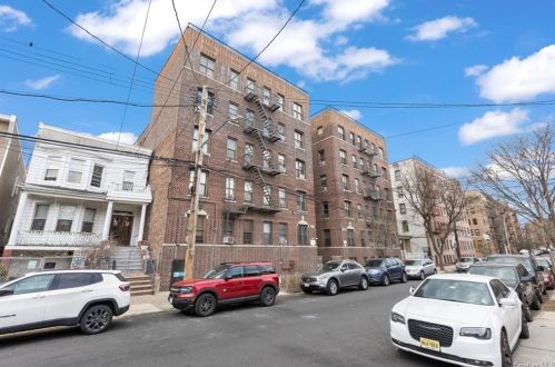 3281 Hull Ave, Bronx NY  10467-3301 exterior