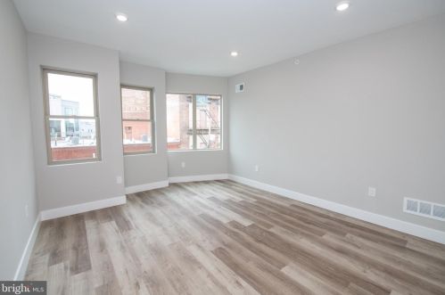 2213 Emerald St, Philadelphia PA 19134-3548 exterior