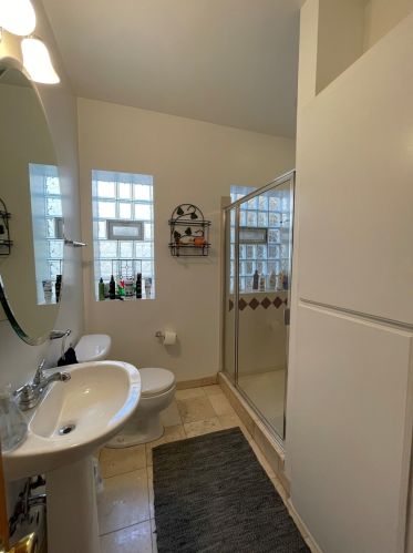 2746 Ashland Ave, Chicago IL 60657-6564 exterior