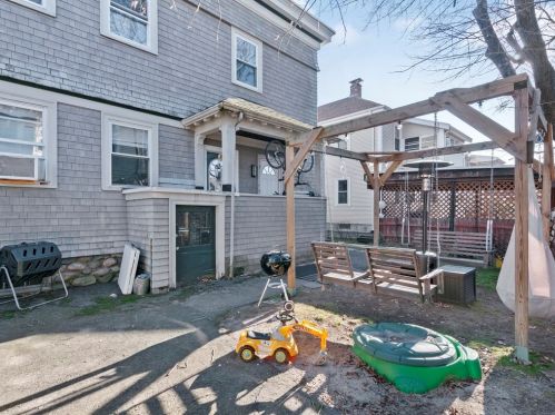 397 Linwood Ave, Newton MA 02460-1342 exterior