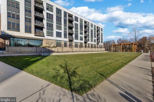 1761 Old Meadow Rd, Mc Lean VA  22102-4315 exterior