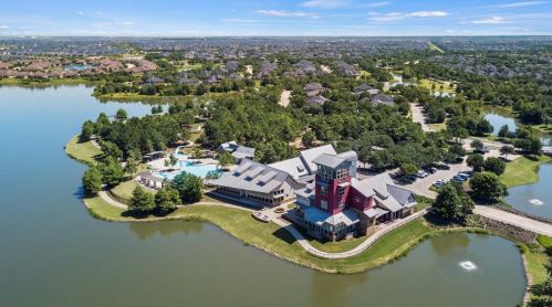 28203 Sundown Shr Ct, Fulshear TX 77441-2037 exterior