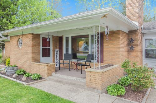 6734 Oakland Dr, Kalamazoo, MI 49024-3343