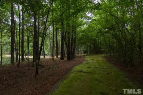 105 Candlewood Dr, Zebulon, NC 27597-5314