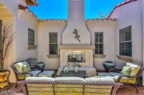 1830 Dusty Wren Dr, Phoenix AZ  85085-8061 exterior