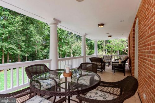 11013 Cripplegate Rd, Rockville MD 20854-1630 exterior