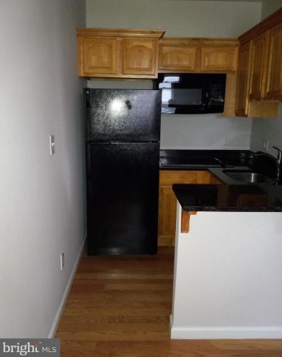 1300 5th St, Philadelphia PA  19147-5917 exterior