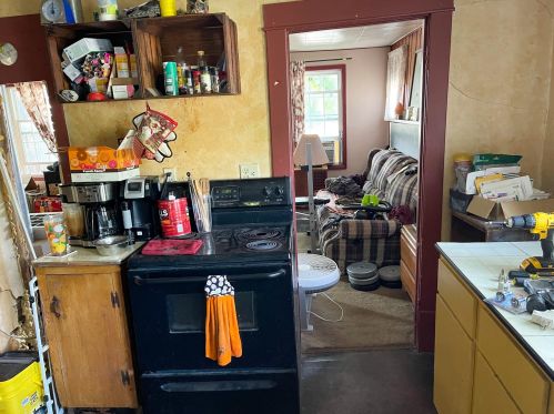 118 Ruddiman Dr, Meskegon MI 49445-3031 exterior