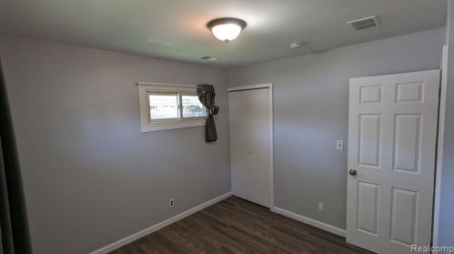 32360 Donnelly St, Garden City MI  48135-3207 exterior