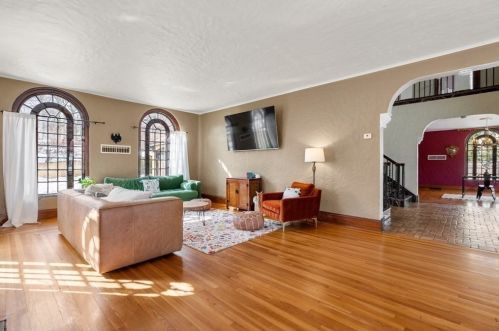 4 Kensington Rd, Worcester MA 01602-1814 exterior