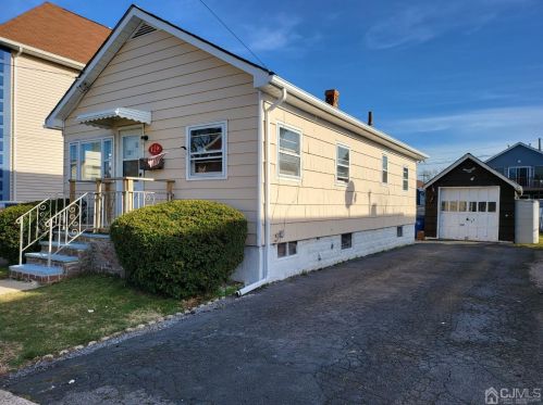 129 Pershing Ave, Iselin NJ  08830-1455 exterior