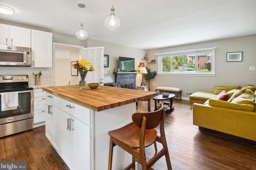 3463 Little Hunting Crk Dr, Alexandria VA 22309-1929 exterior