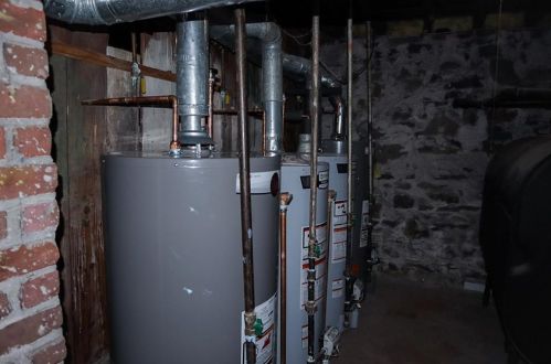 68 5 Ave, Woonsocket RI 02895-5019 exterior