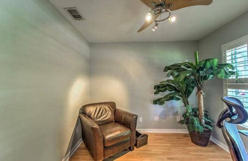 8919 Arrawana Ave, Tampa FL 33614-1810 exterior