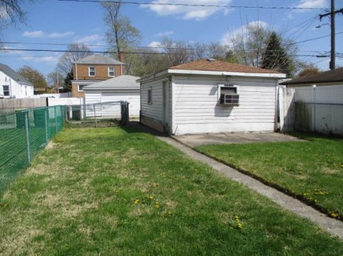 14315 State St, Chicago, IL 60827-2835