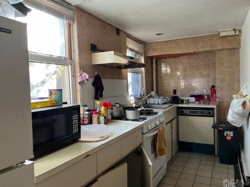 108 Hamilton St, New Brunswick NJ 08901-1218 exterior