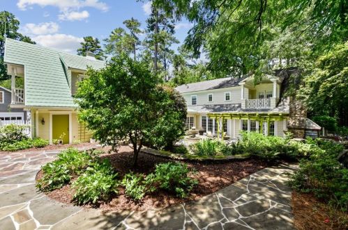 30 Golf Cir, Atlanta GA 30309-2709 exterior