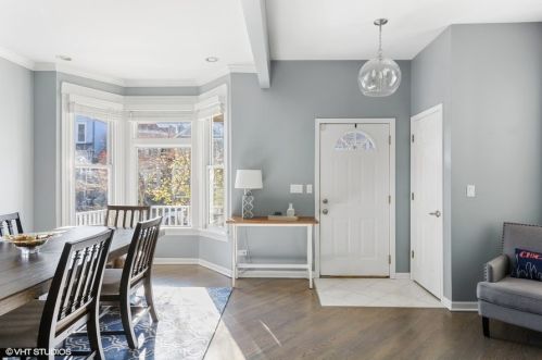 1828 Barry Ave, Chicago IL 60657-2042 exterior