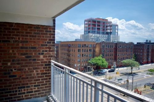 3131 Grand Concourse, Bronx NY  10468-1401 exterior