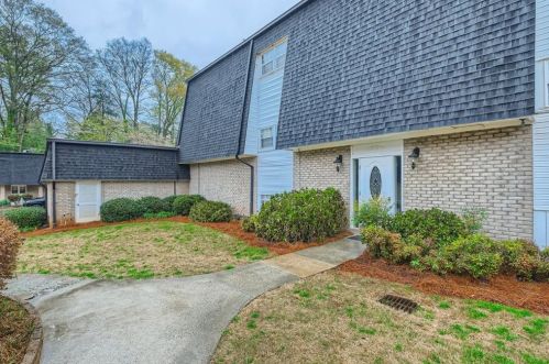 5125 Chemin De Vie, Atlanta, GA 30342-2546