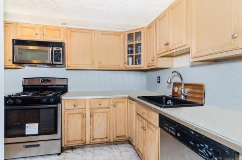 572 Prospect Ave, Bronx NY 10455-1809 exterior