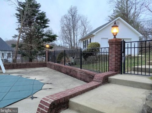 1346 Duchess Ln, Huntingtown MD 20639-2337 exterior