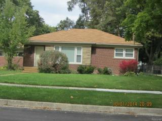 2613 Yorkshire Rd, Bham MI  48009-5921 exterior