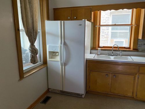 5819 Whipple St, Chicago IL 60659-3709 exterior