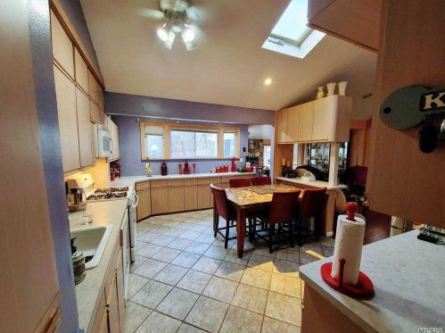 313 Plymouth St, Huntington Station NY exterior