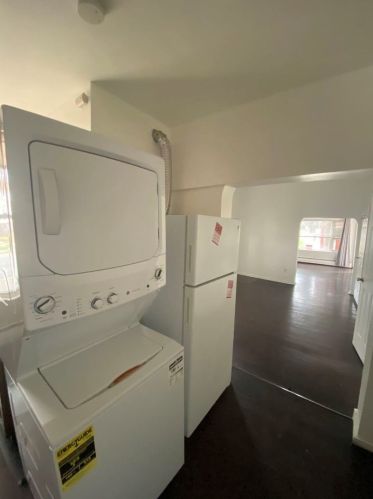 3300 Parnell Ave, Chicago IL 60628-7442 exterior