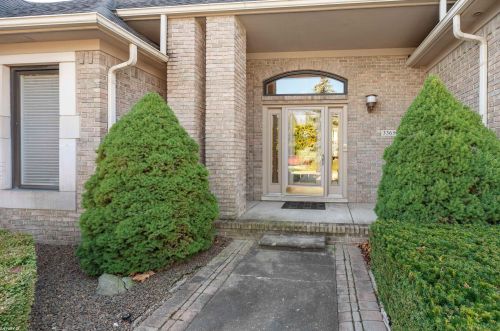 33654 Lotties Dr, New Baltimore MI 48047-2378 exterior