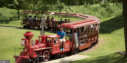 7825 Muirfield Ct, Rockville MD 20854-4078 exterior