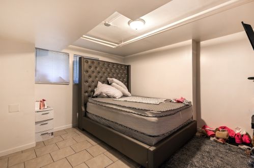 8025 Evans Ave, Chicago IL 60619-3908 exterior