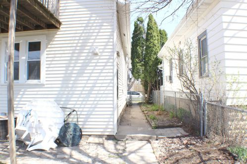 505 73 St, Milwaukee WI 53219-1212 exterior