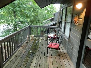 5 Sawmill Grove Ln, Spring TX  77380-2172 exterior