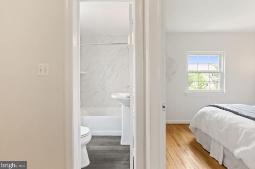 18 Masonic Vw Ave, Alexandria VA 22301-2204 exterior