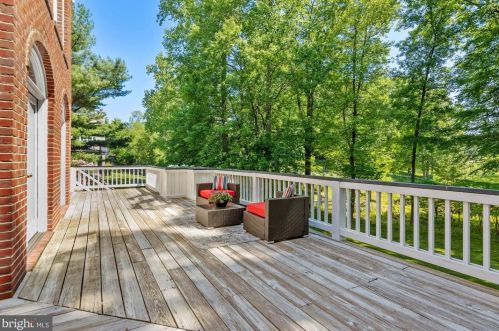 10028 Avenel Farm Dr, Rockville MD  20854-5412 exterior