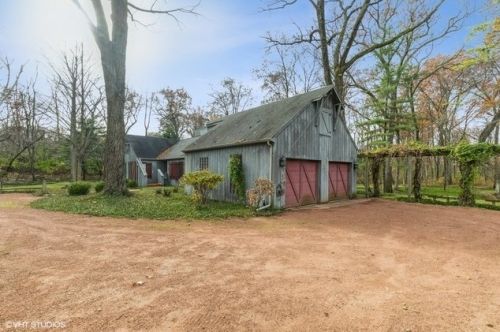 105 Fleming Rd, Bull Valley, IL 60098-7910