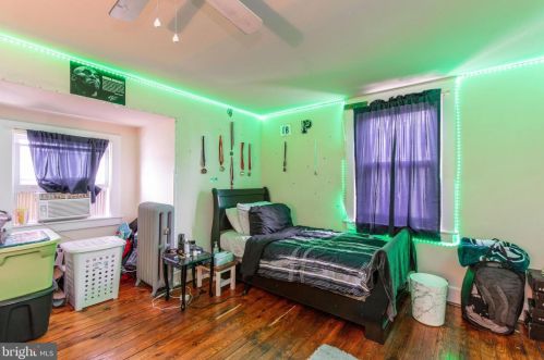 458 Hanover St, Pottstown PA 19464-4252 exterior