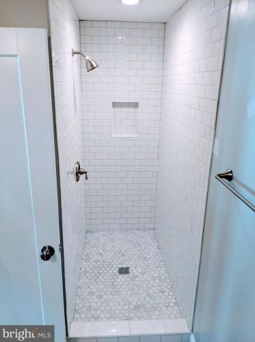 1915 Capitol Ave, Washington DC  20002-1761 exterior