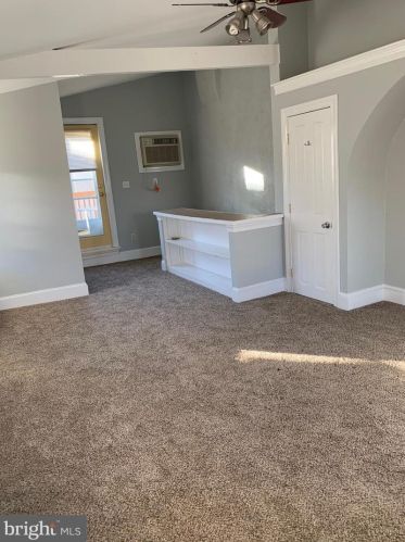 1030 6 St, Philadelphia PA 19140-3327 exterior