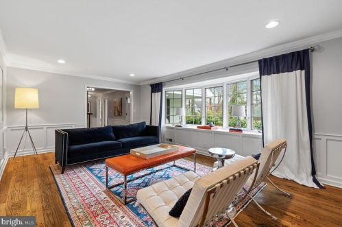 32 Evergreen Cir, Princeton NJ 08540-4028 exterior