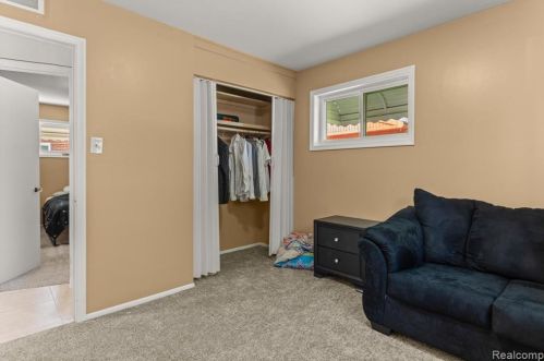 4964 Monroe St, Dearborn Heights MI  48125-2525 exterior