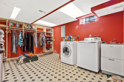 7451 99, Milwaukee WI 53227-3632 exterior