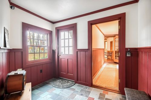 346 Mtn Rd, Concord NH 03301-5482 exterior